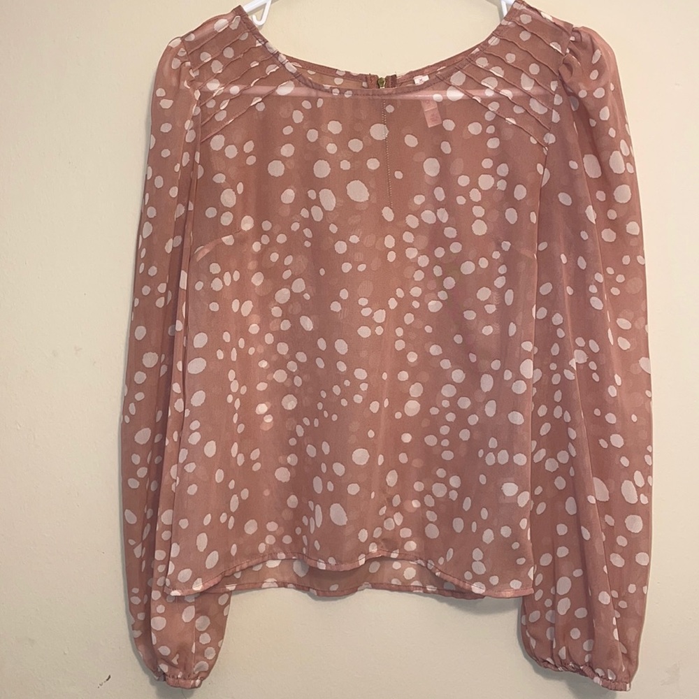 🥳Adorable Pink w/ White Polka Dots Blouse - sz M